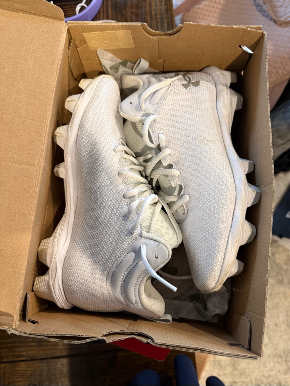 Under Armour Kids White football Cleats Sneakers